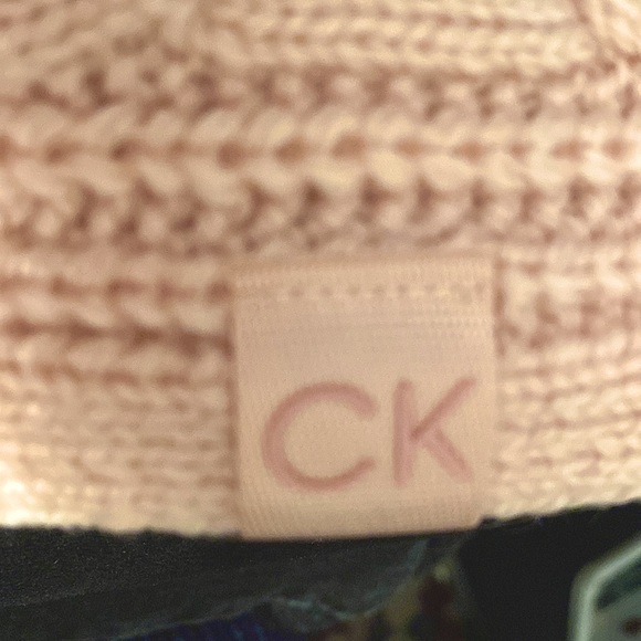 Calvin Klein pink cable knit recycled polyester scarf - Picture 4 of 6